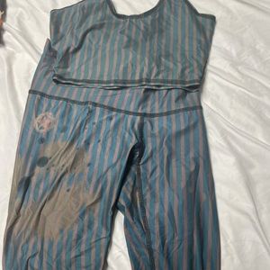 Size Medium Teeki Legging Set!